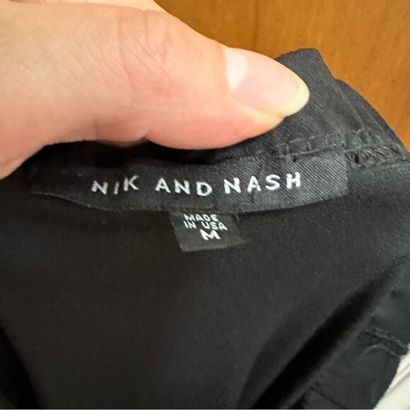 Nik & Nash Black High Neckline Sleeveless Shift Dress Size Medium - Picture 3 of 3